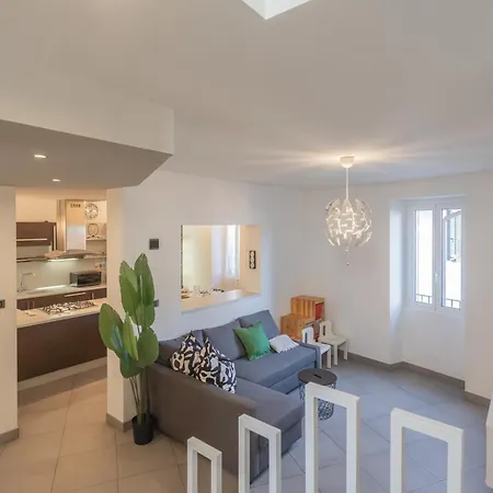 בית נופש Clara Parking,wifi,jacuzzi On *